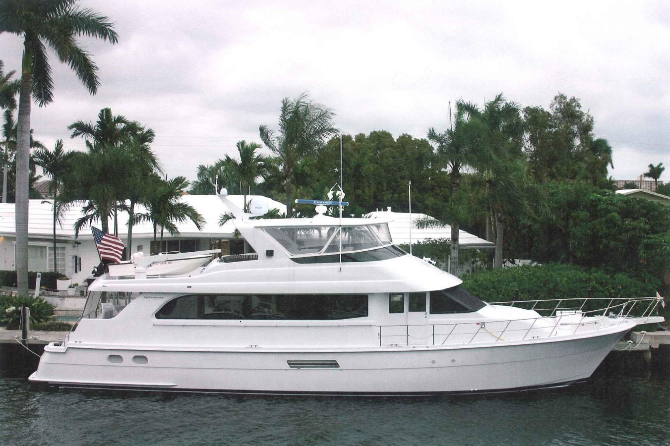 LADY JANE - 2003 HATTERAS 75' Cockpit Motoryacht