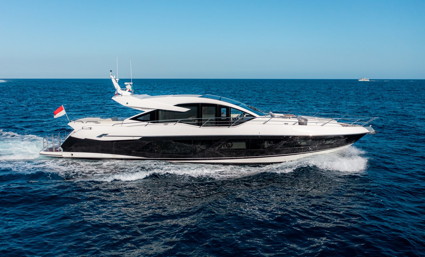 VINTAG - 2019 SUNSEEKER 74' 11