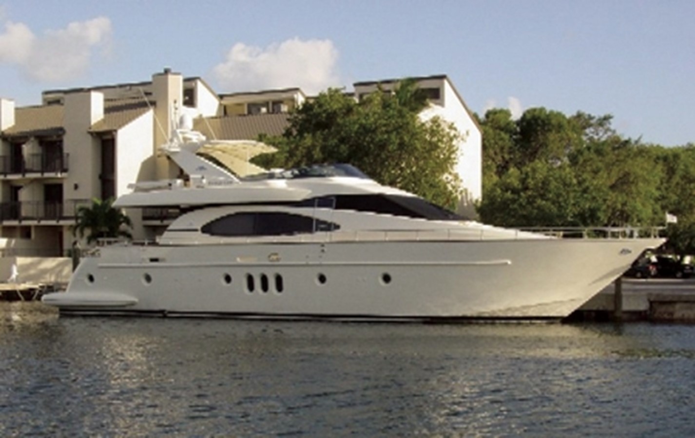 Lucky Lady - 2003 AZIMUT YACHTS 74' Solar 300 HR