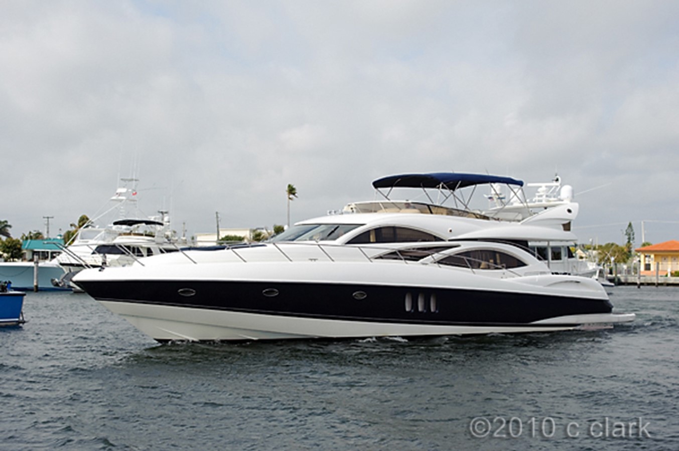 EAGLE POINT - 2003 SUNSEEKER 74' MANHATTAN