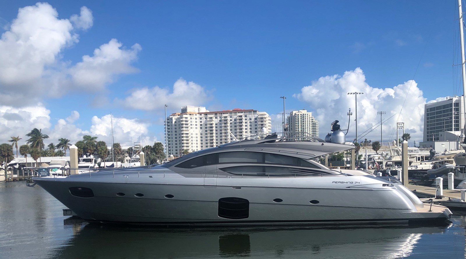 QUALITY TIME - 2021 PERSHING 74' 74