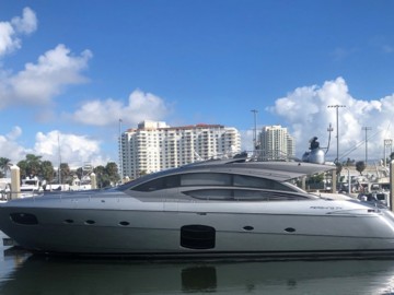 QUALITY TIME - 2021 PERSHING 74' 74