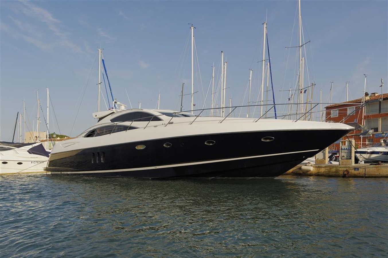 Sunseeker Predator 72 - 2007 SUNSEEKER 73' 2