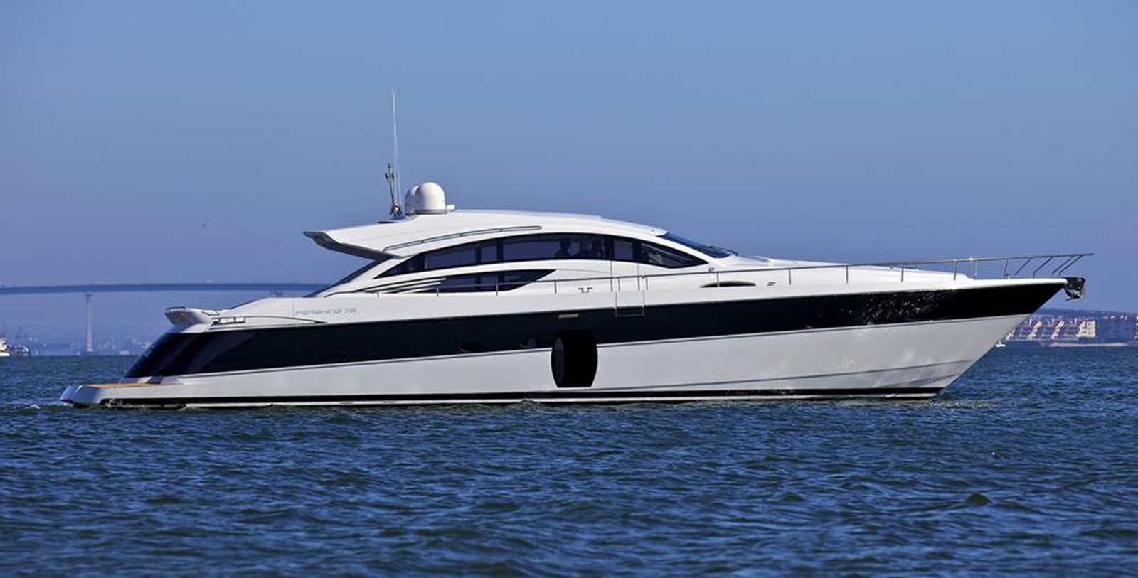 DOLCE VITA - 2008 PERSHING 72' Express