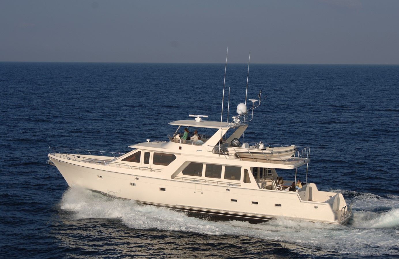 September - 2005 OFFSHORE YACHTS 72'