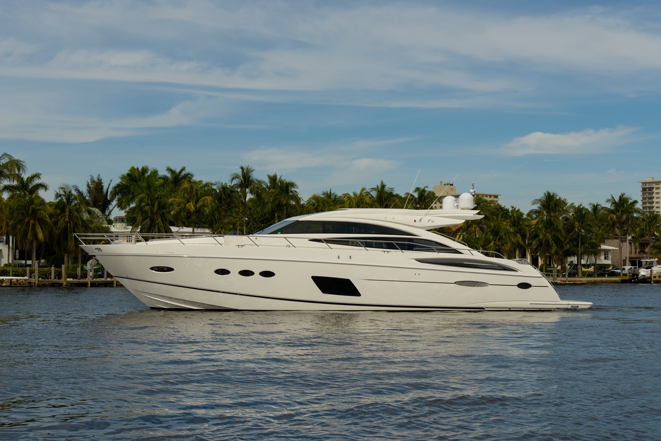 DREAM GIRL - 2014 PRINCESS YACHTS 72' V72 Express