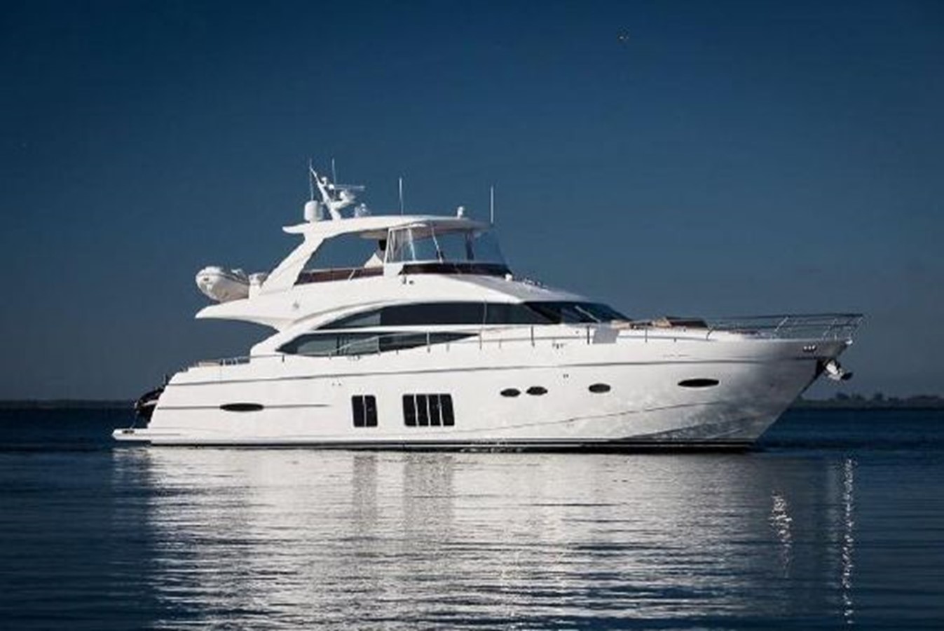 PRINCESS 72 - 2011 PRINCESS YACHTS 72'