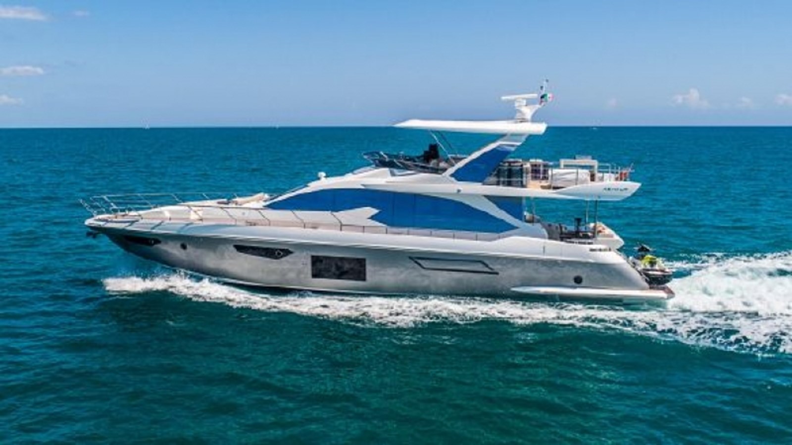 OM - 2017 AZIMUT YACHTS 72' 72 Flybridge