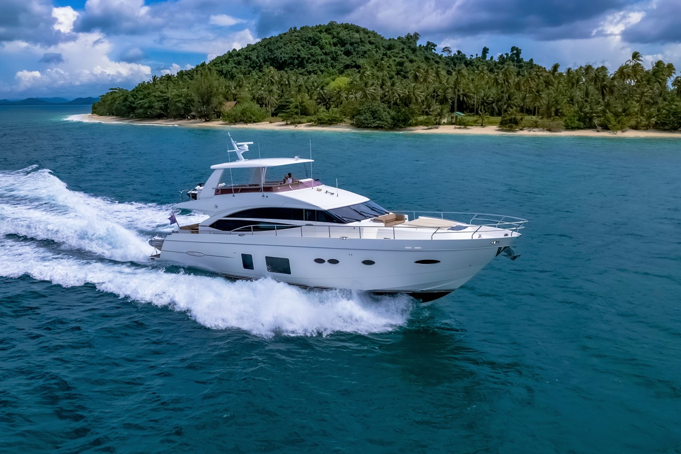 Gifzy - 2014 PRINCESS YACHTS 72' 72