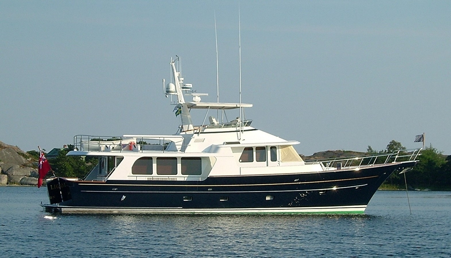 NORTHERN LIGHT - 2002 SOUTHERN OCEAN 71' Custom Of