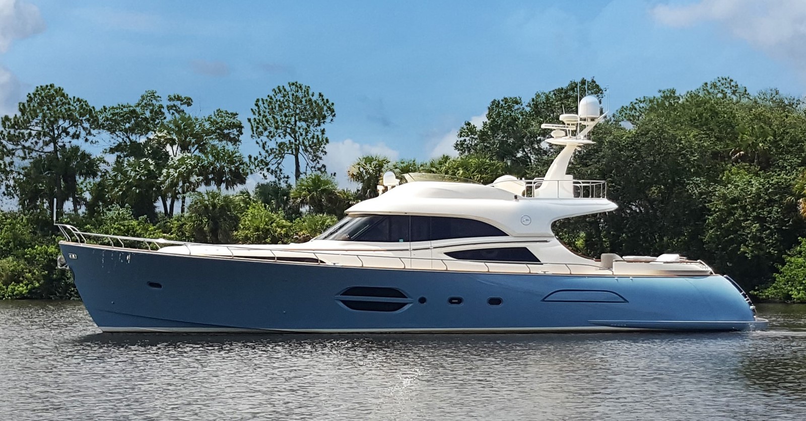 VALKYRIE - 2006 MOCHI CRAFT 74' Dolphin 74