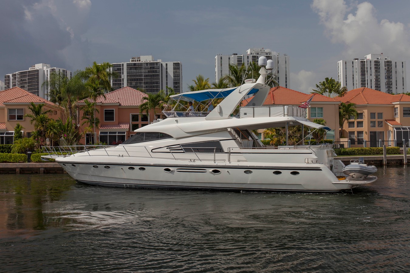 NA - 2000 JOHNSON 73' 70 Pilothouse