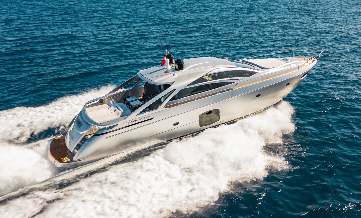 Q80 - 2016 PERSHING 70' 5