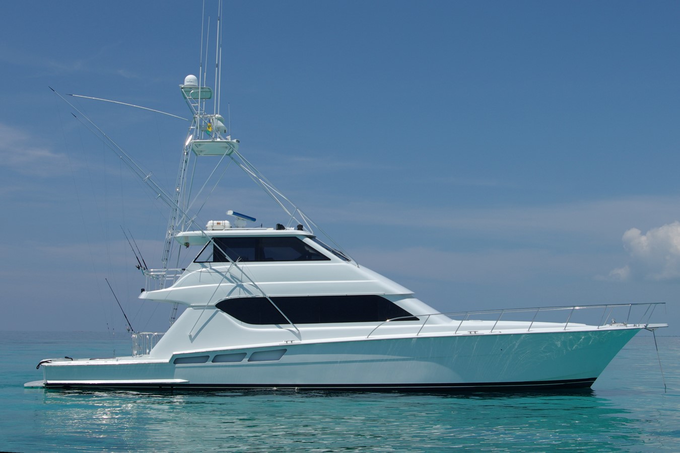 Hard Hatt - 2001 HATTERAS 70' 3