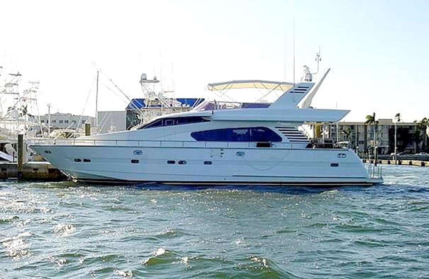 SEAQUESTER - 2000 HORIZON 70' Motoryacht with Deck