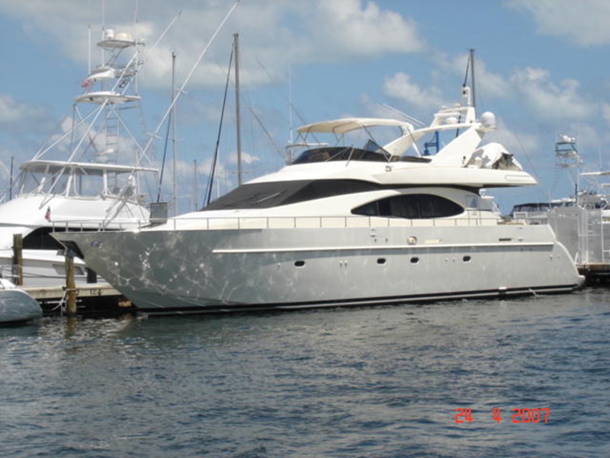 No Name - 2000 AZIMUT YACHTS 70' Sea Jet