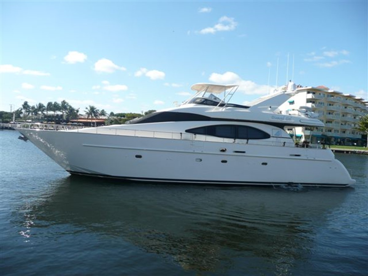 Diamond Girl - 2001 AZIMUT YACHTS 70' SeaJet