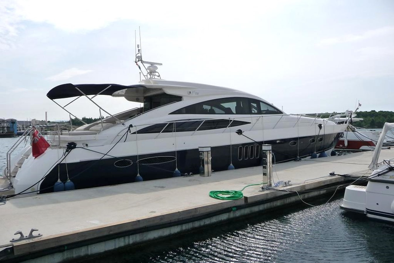 70' Princess V70 - 2005 PRINCESS YACHTS 70' 70' Pr