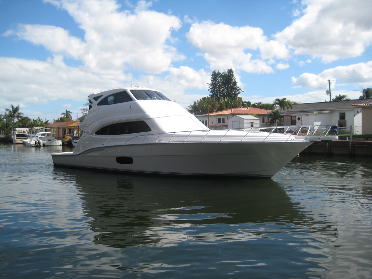 No Name - 2008 BERTRAM 70' 700