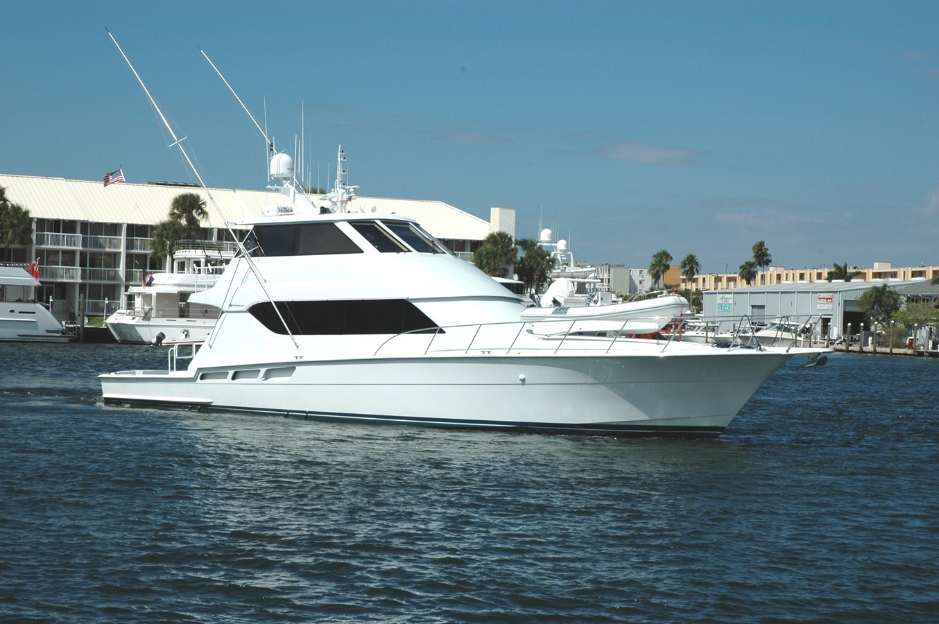 PARTY OF SIX - 2000 HATTERAS 70'