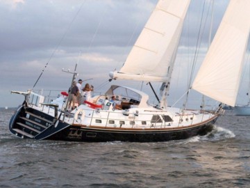 Angkor Wat - 2008 HYLAS 70'