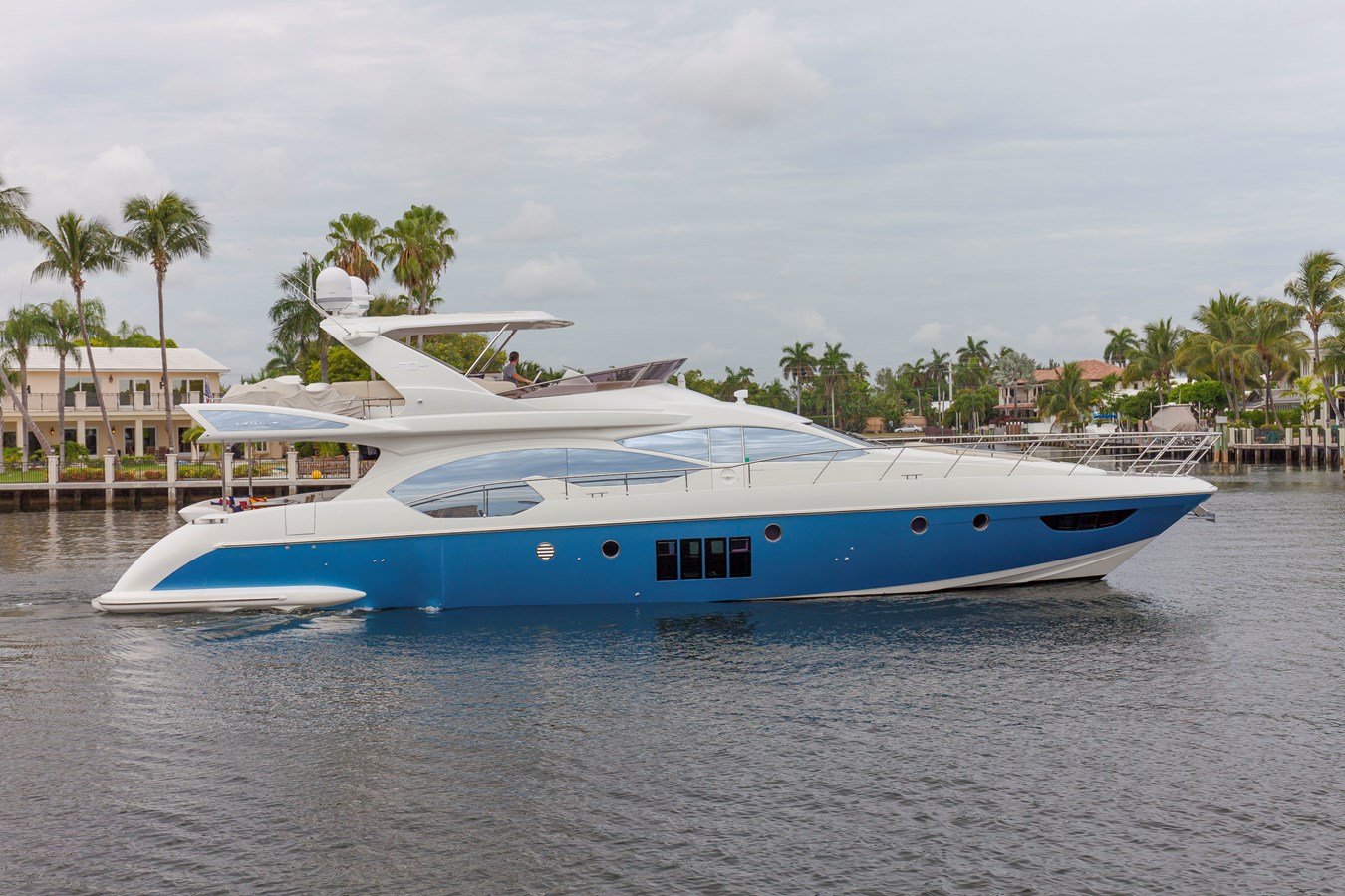 SWEET & SALTY - 2014 AZIMUT YACHTS 70' Flybridge M