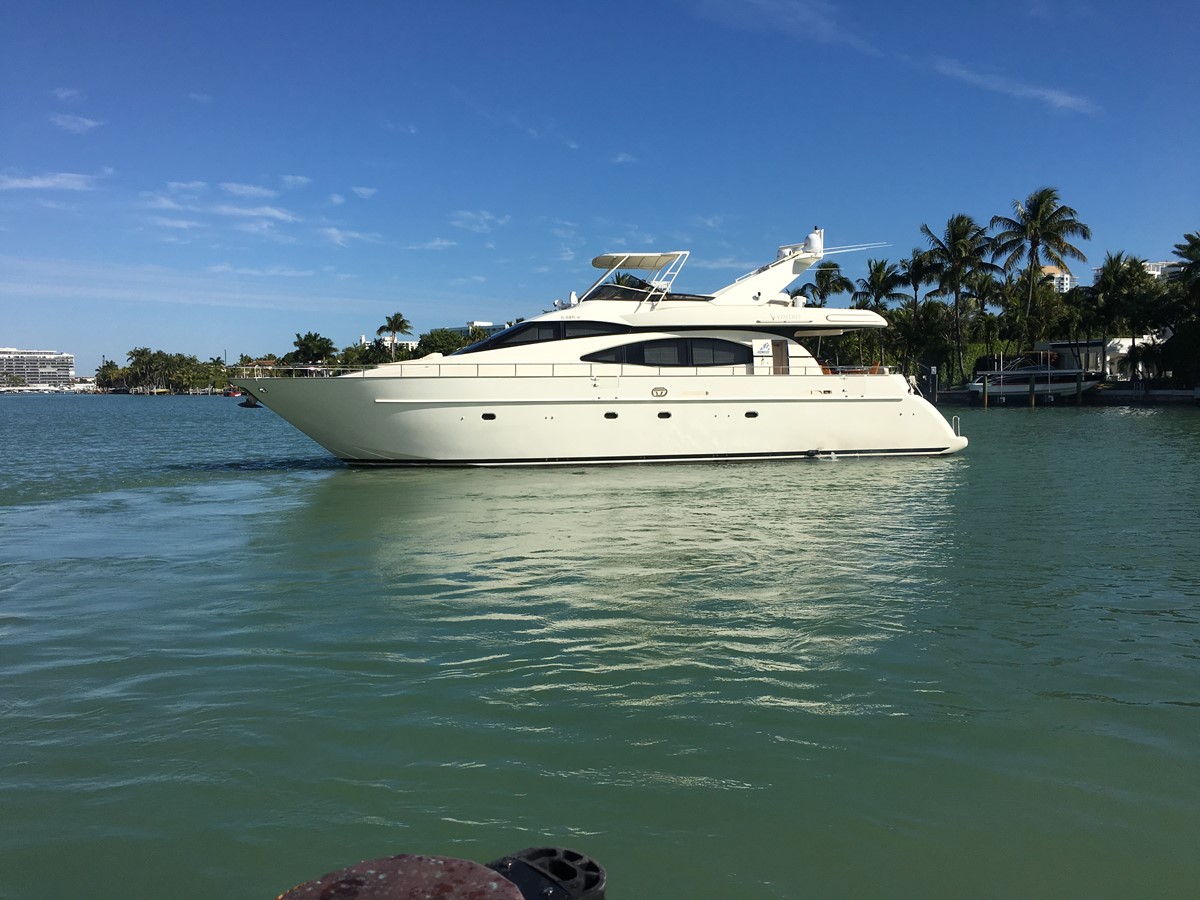 VINTRO - 2000 AZIMUT YACHTS 70' Sea Jet