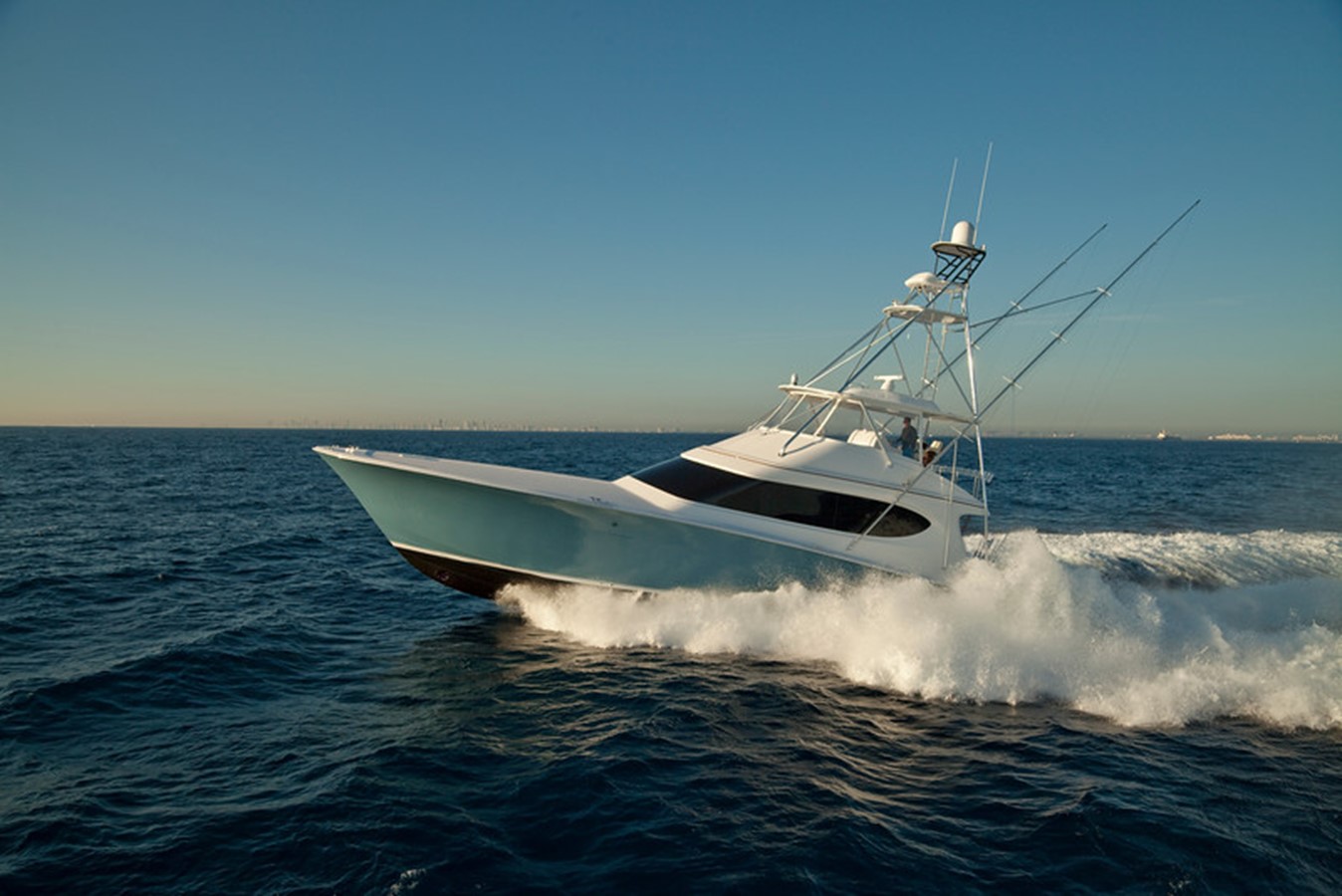 HATTERASCAL - 2016 HATTERAS 70' GT 70