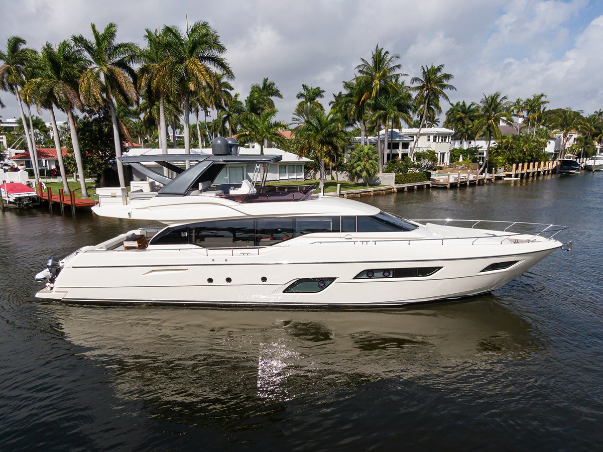 A Lazee Day - 2017 FERRETTI YACHTS 70' 700