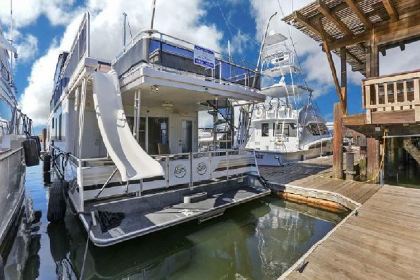 OUR DESTINY II - 2005 SUMERSET HOUSEBOATS 70' 70