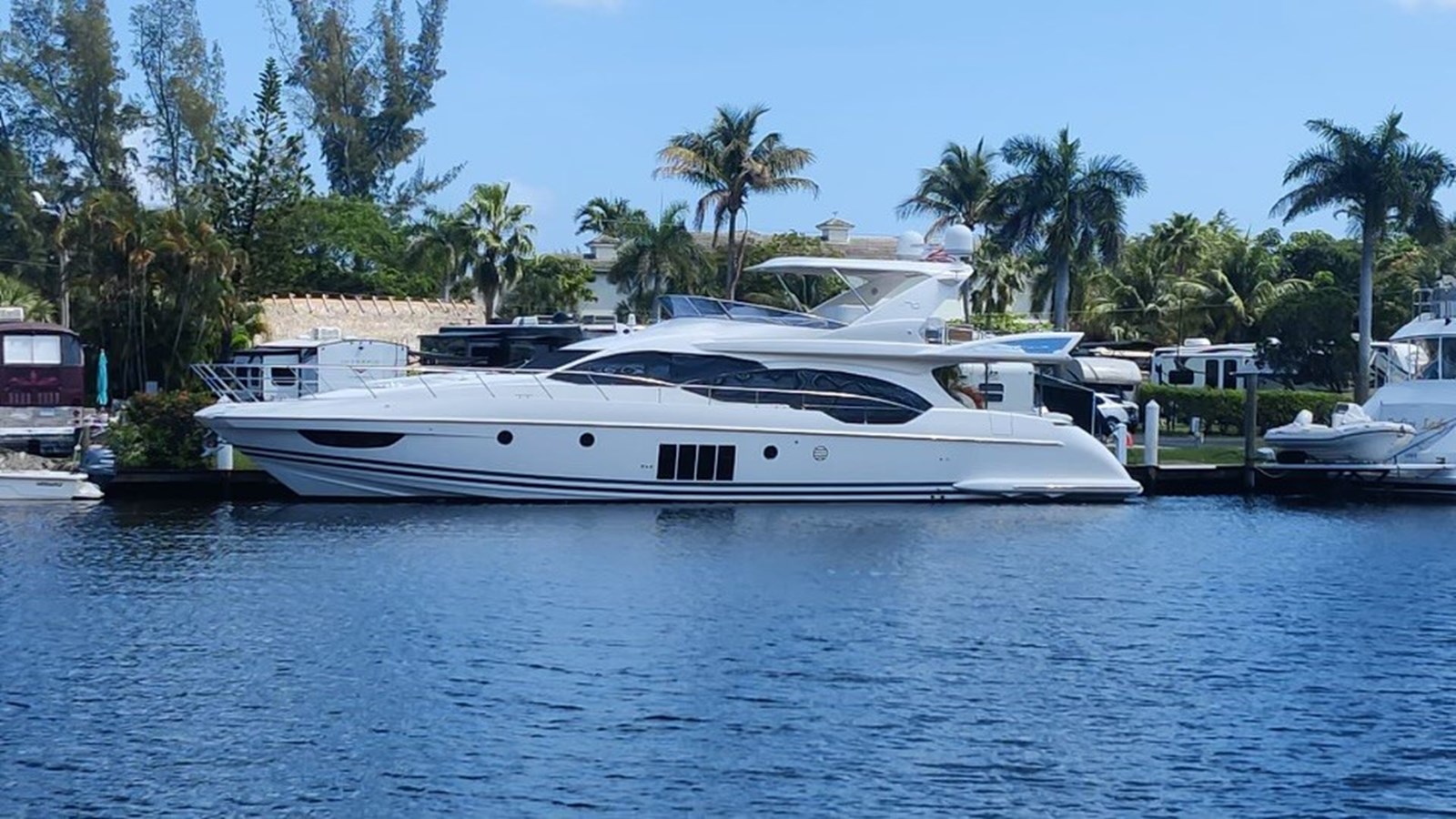 Azimut 70 - 2011 AZIMUT YACHTS 70'