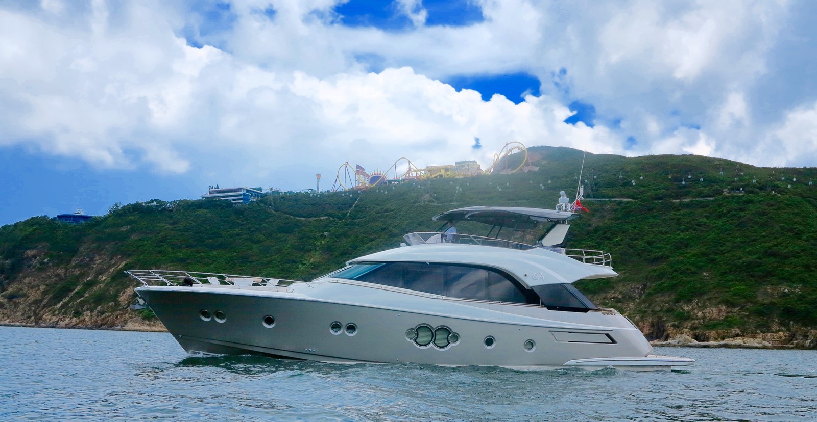MCY 70 - 2015 MONTE CARLO YACHTS 69' 11