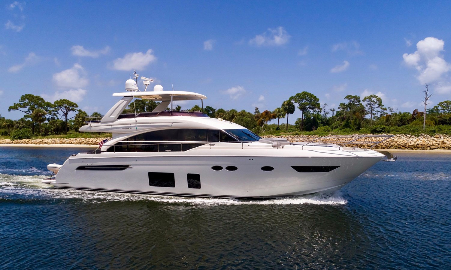 69' Princess 68 Flybridge M/Y Clarity - 2015 PRINC