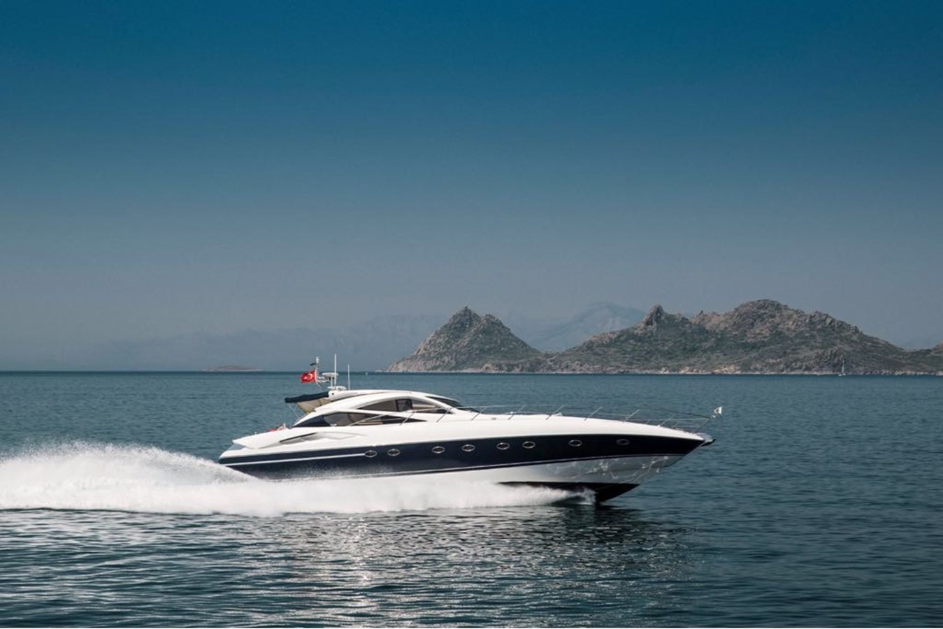 SIMONE - 2001 SUNSEEKER 69' 7