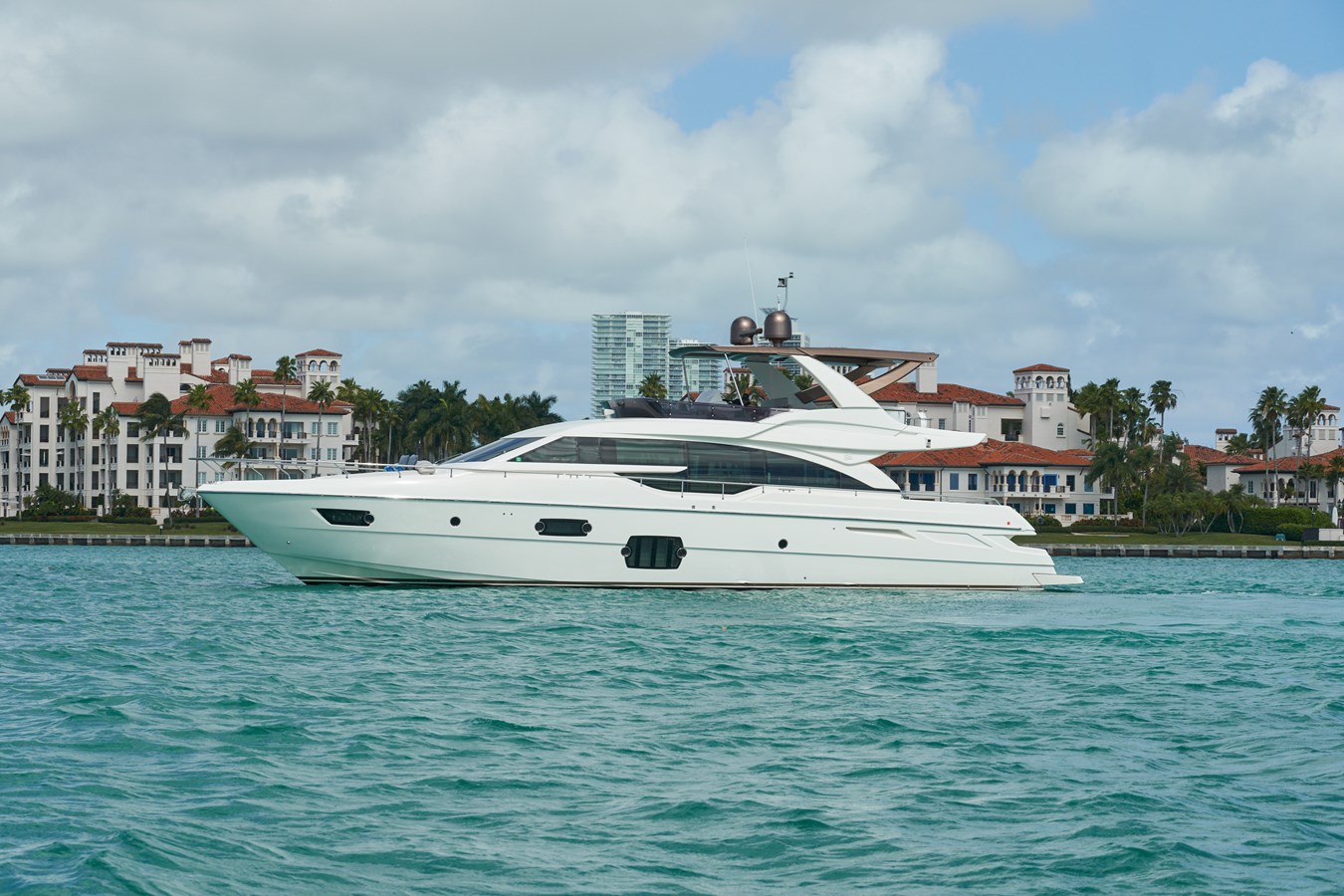 Mojo - 2015 FERRETTI YACHTS 69' 690