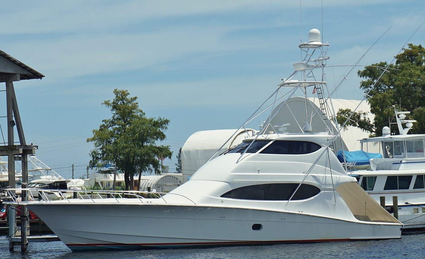 SOMETHING'S FISHY - 2011 HATTERAS 68' 6