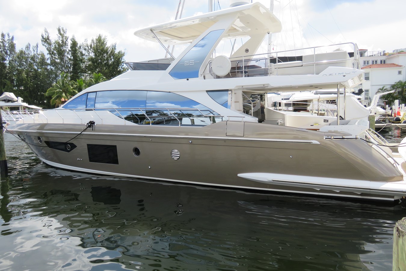 MOZZ - 2019 AZIMUT YACHTS 68' 4