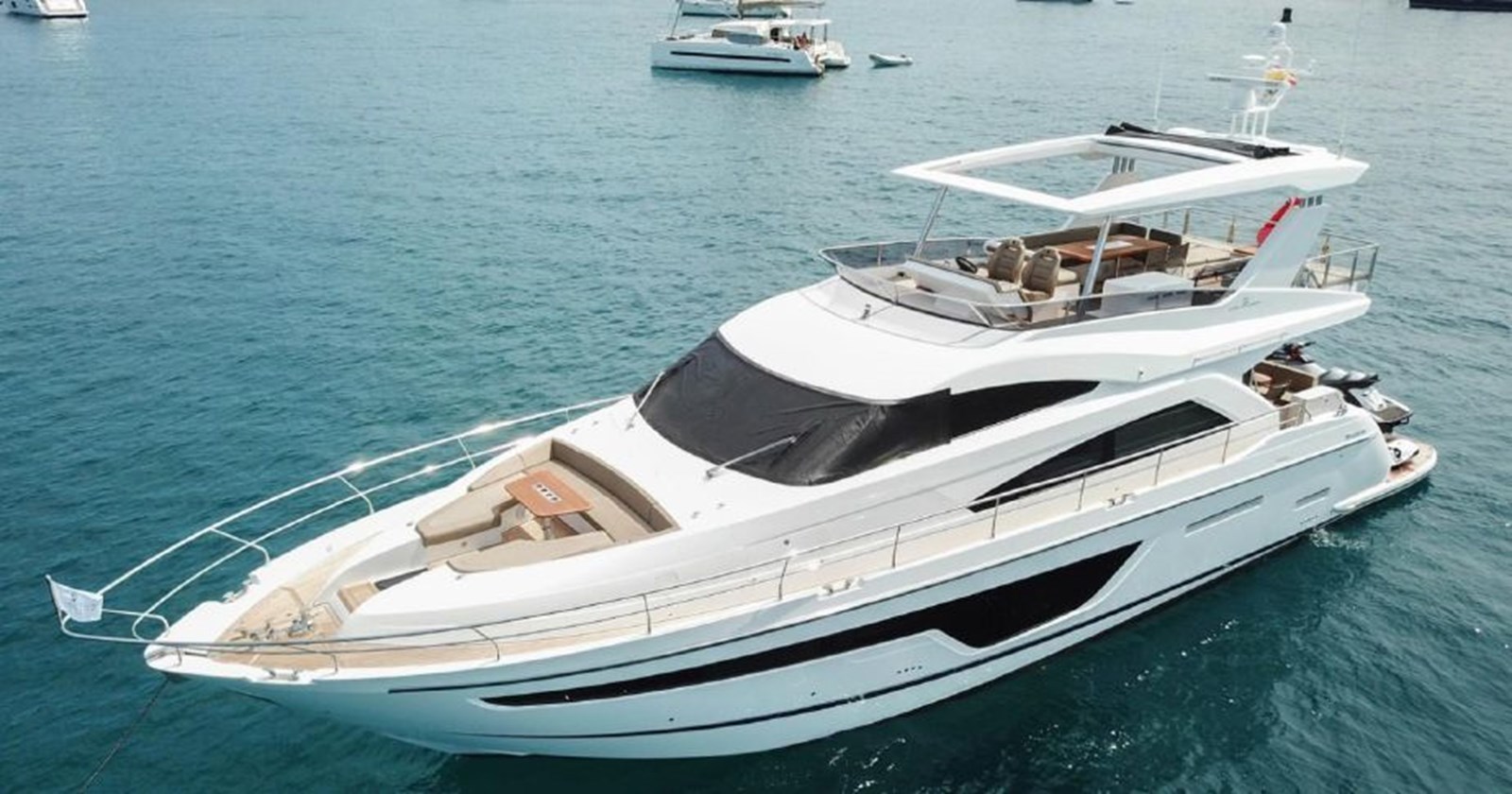 Fairline Squadron 65 - 2019 FAIRLINE 68' 3