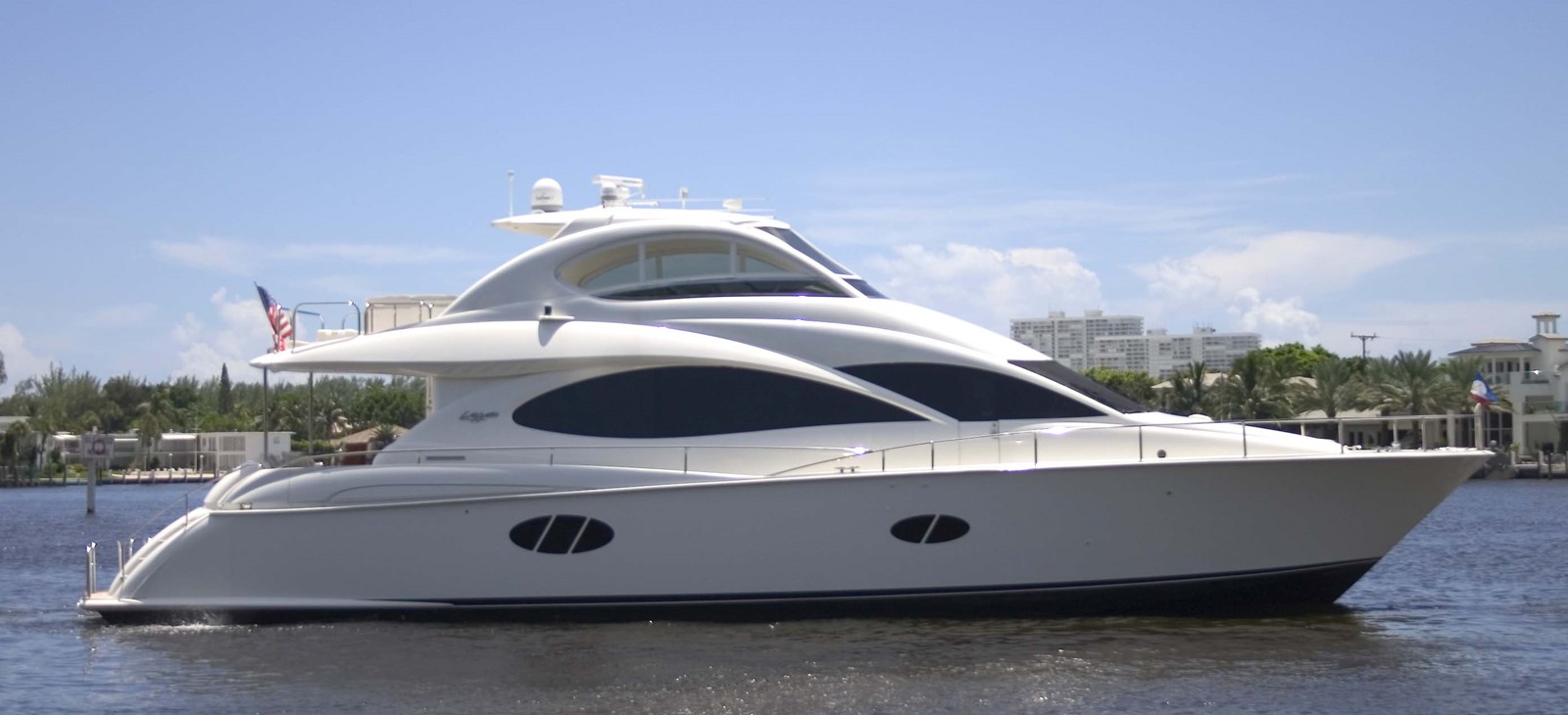 NAUTICAL OPTION - 2005 LAZZARA 68'