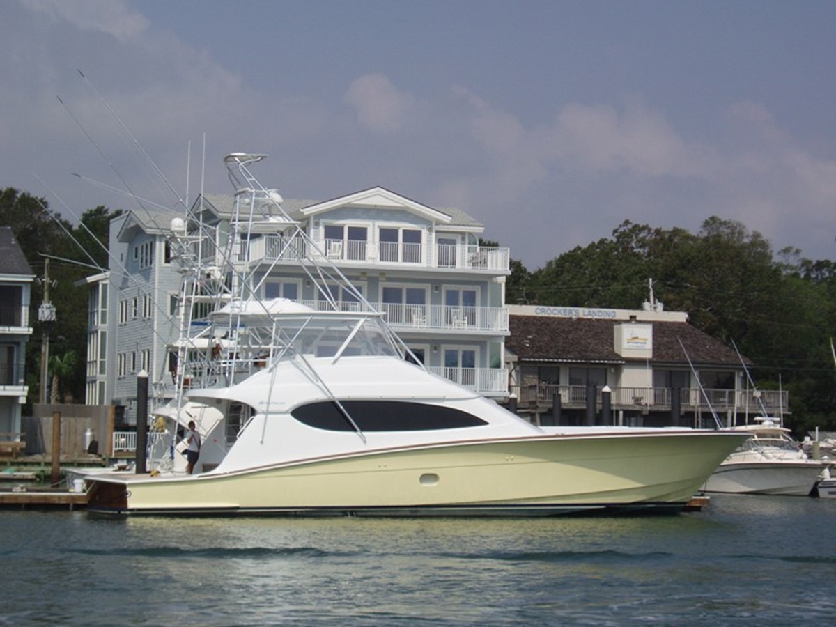 No Name - 2005 HATTERAS 68' Convertible