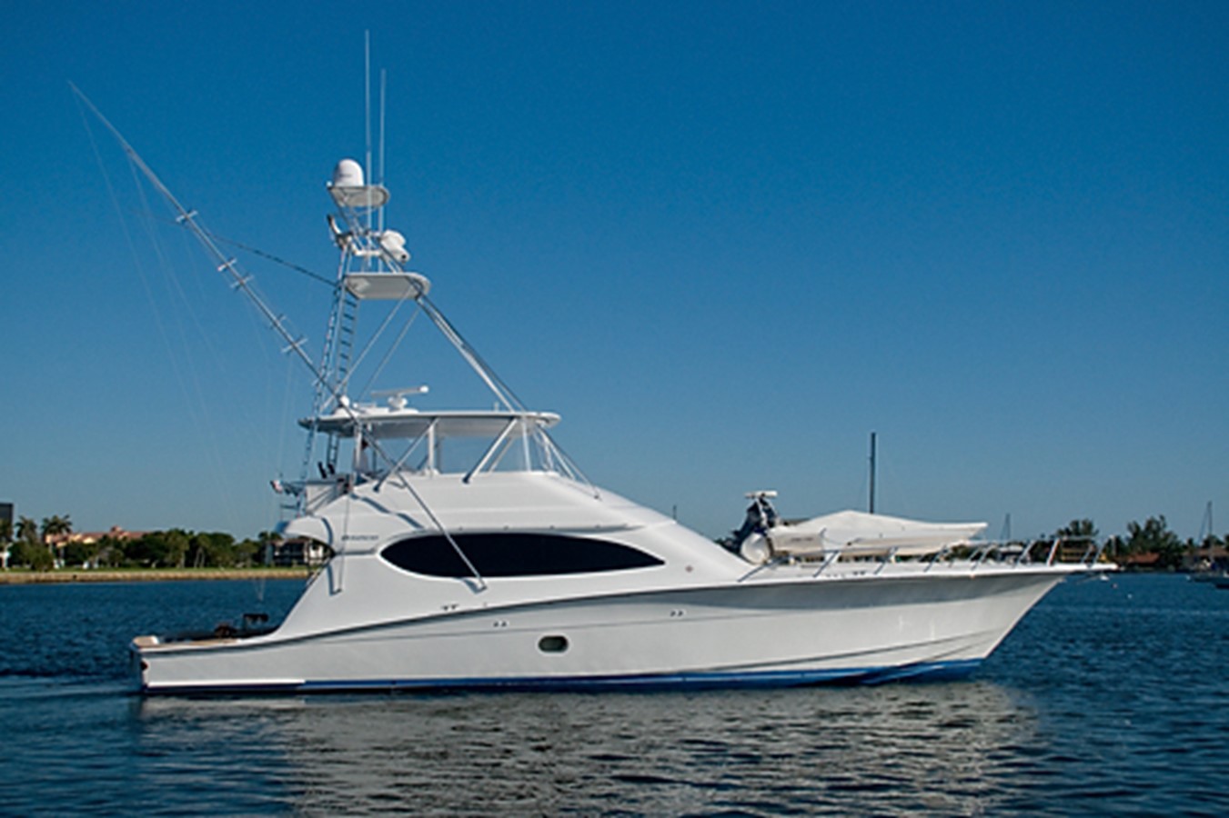 Fishin' Daze - 2006 HATTERAS 68' Flybridge Sportfi