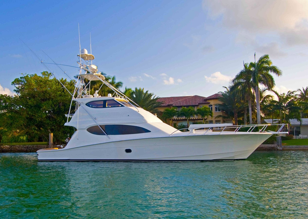 Never Say Never - 2005 HATTERAS 68'