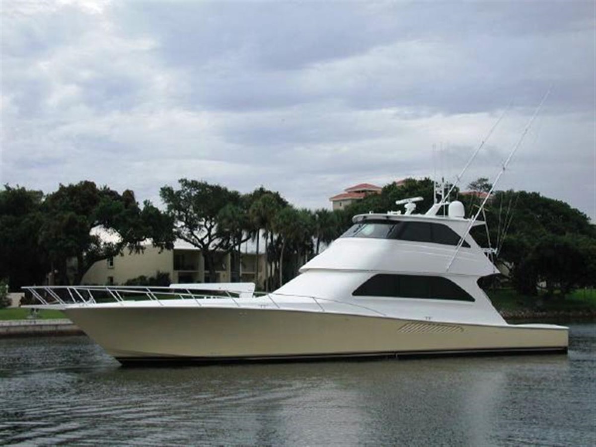 UTOPIA - 2007 VIKING 68' Enclosed Flybridge