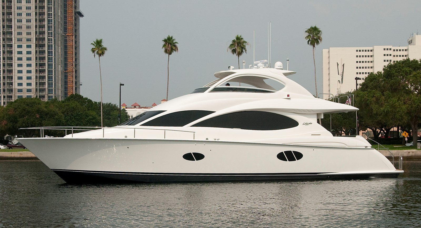 ALL IN - 2005 LAZZARA 68'