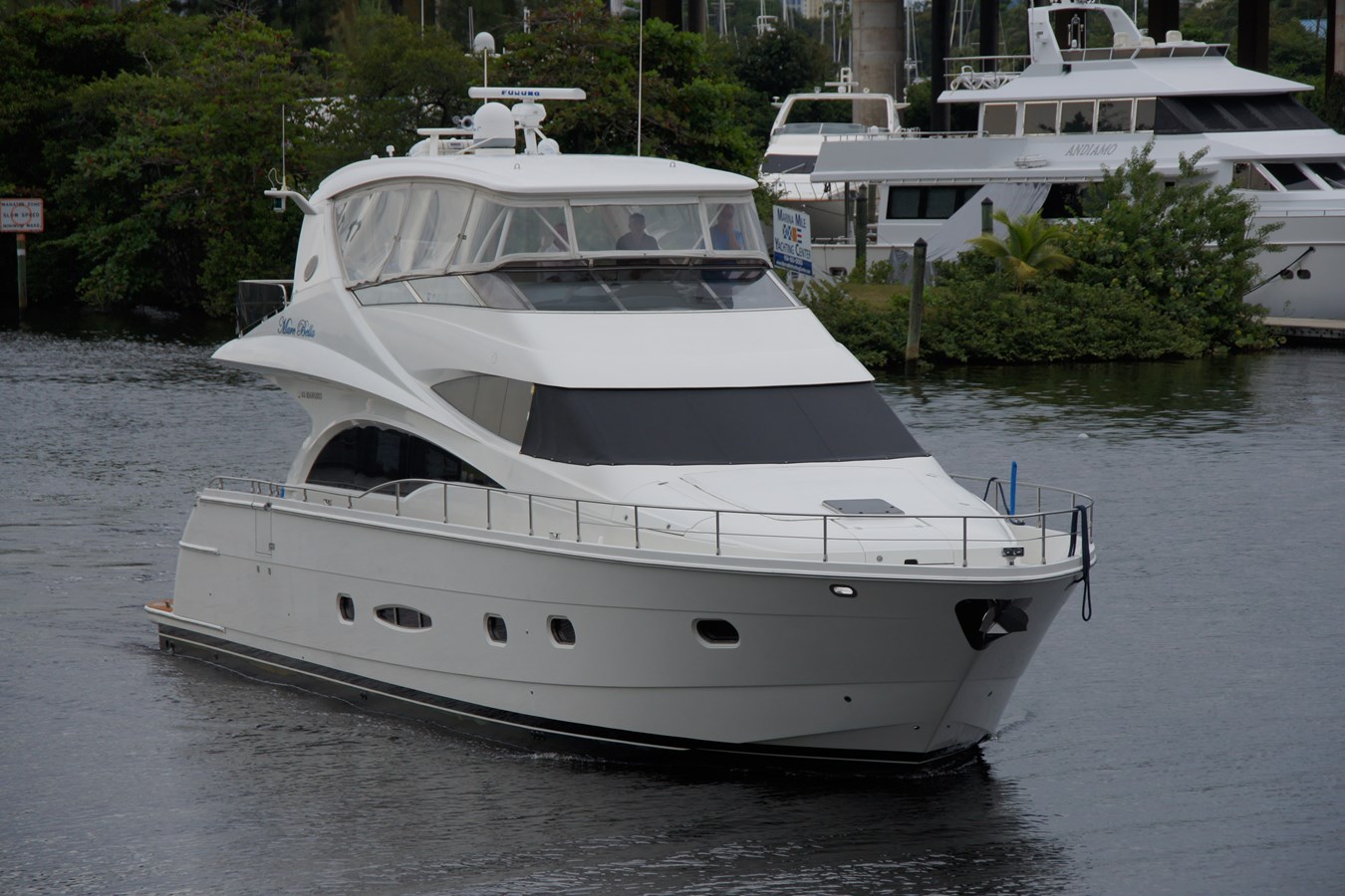 MARE BELLA - 2005 MARQUIS 68'