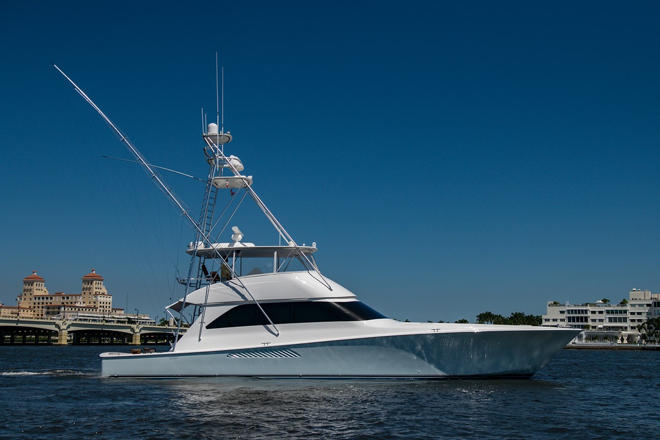 Two Week's Notice - 2006 VIKING 68'