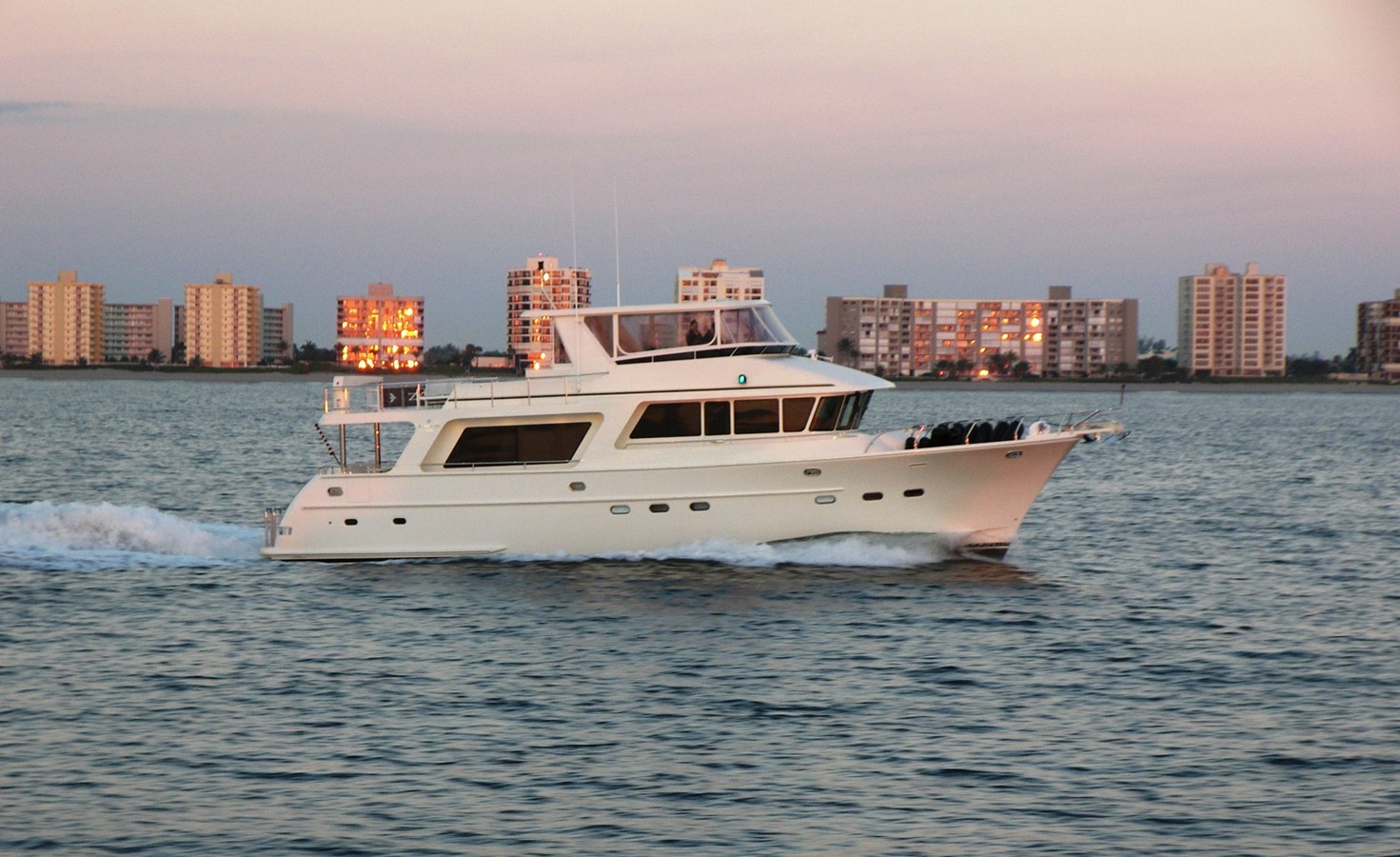 E-650 Endurance Hull # 6 - 2009 HAMPTON YACHTS 66'