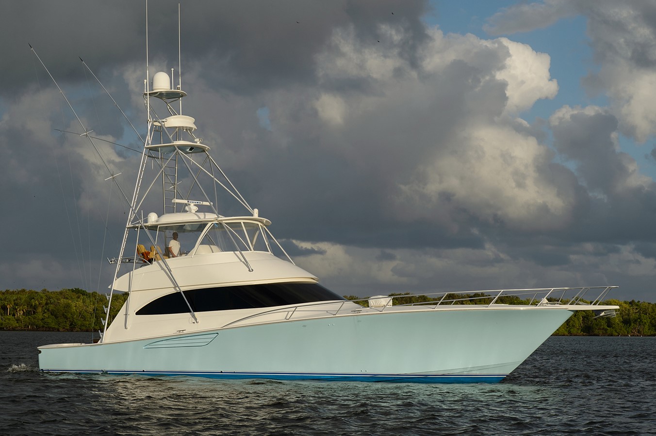 66322 - 2014 VIKING 66' Convertible