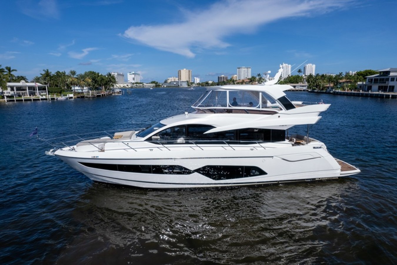 66 Manhattan - 2019 SUNSEEKER 66'