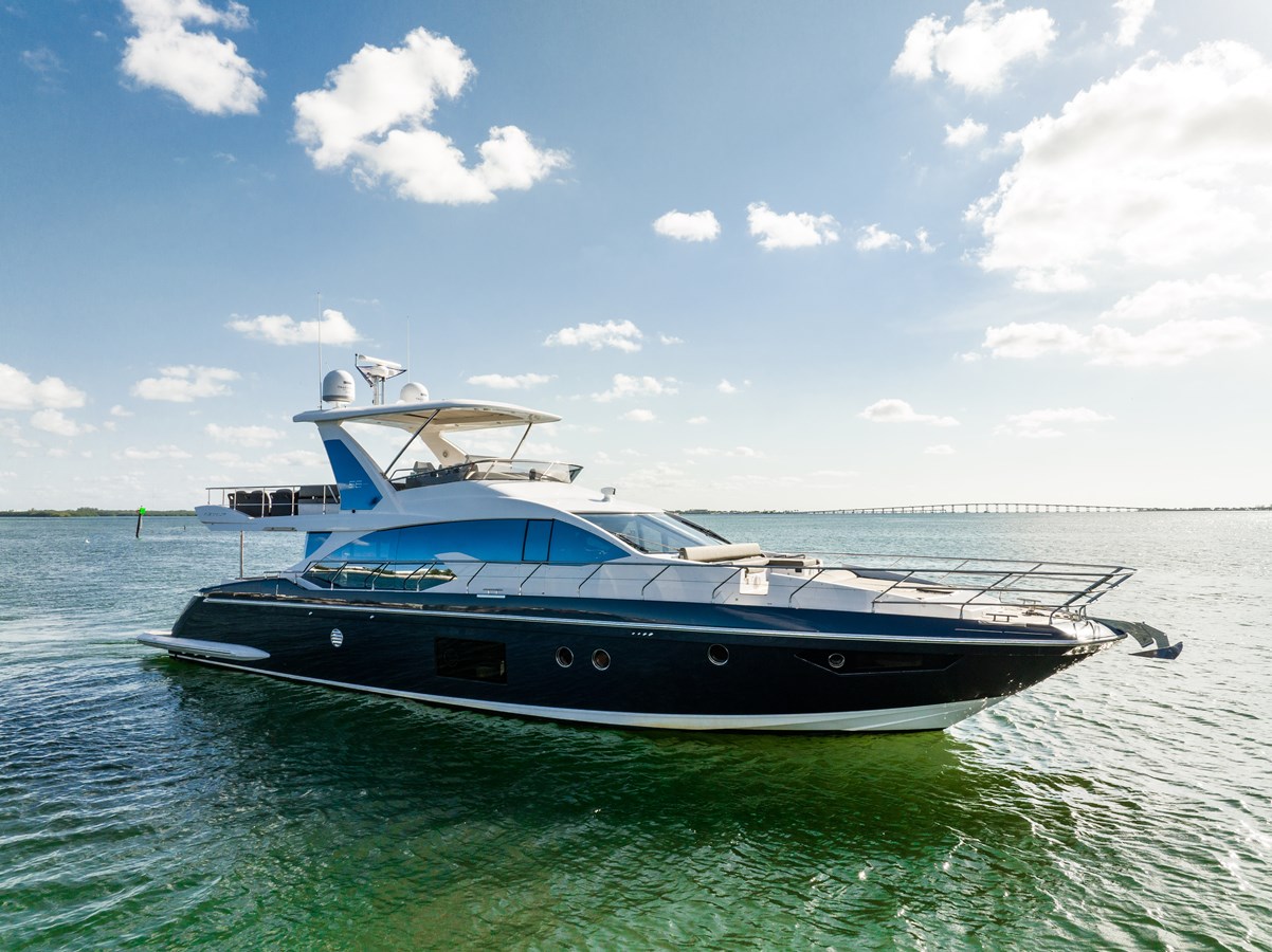 ELLAGANCE - 2017 AZIMUT YACHTS 66' Azimut 66 Fly